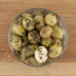 60699_olives_cassees_ail_entieres